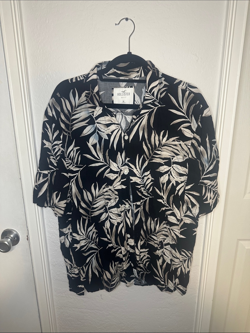 Hollister Black Short-Sleeve Button-Down with White Leaf Print